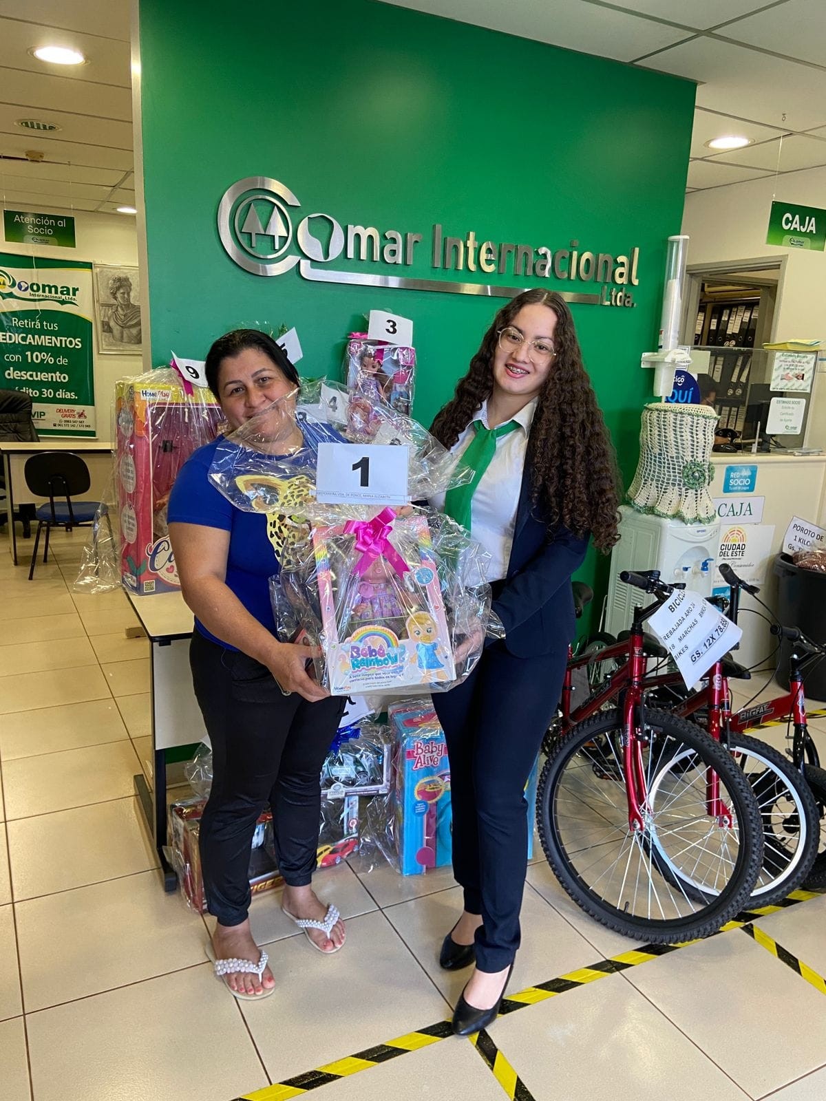 Entrega de premios a los felices ganadores.💪